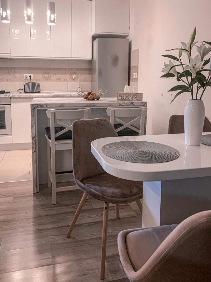 Apartment 2 Rooms Luxury Bucureşti Ngoại thất bức ảnh